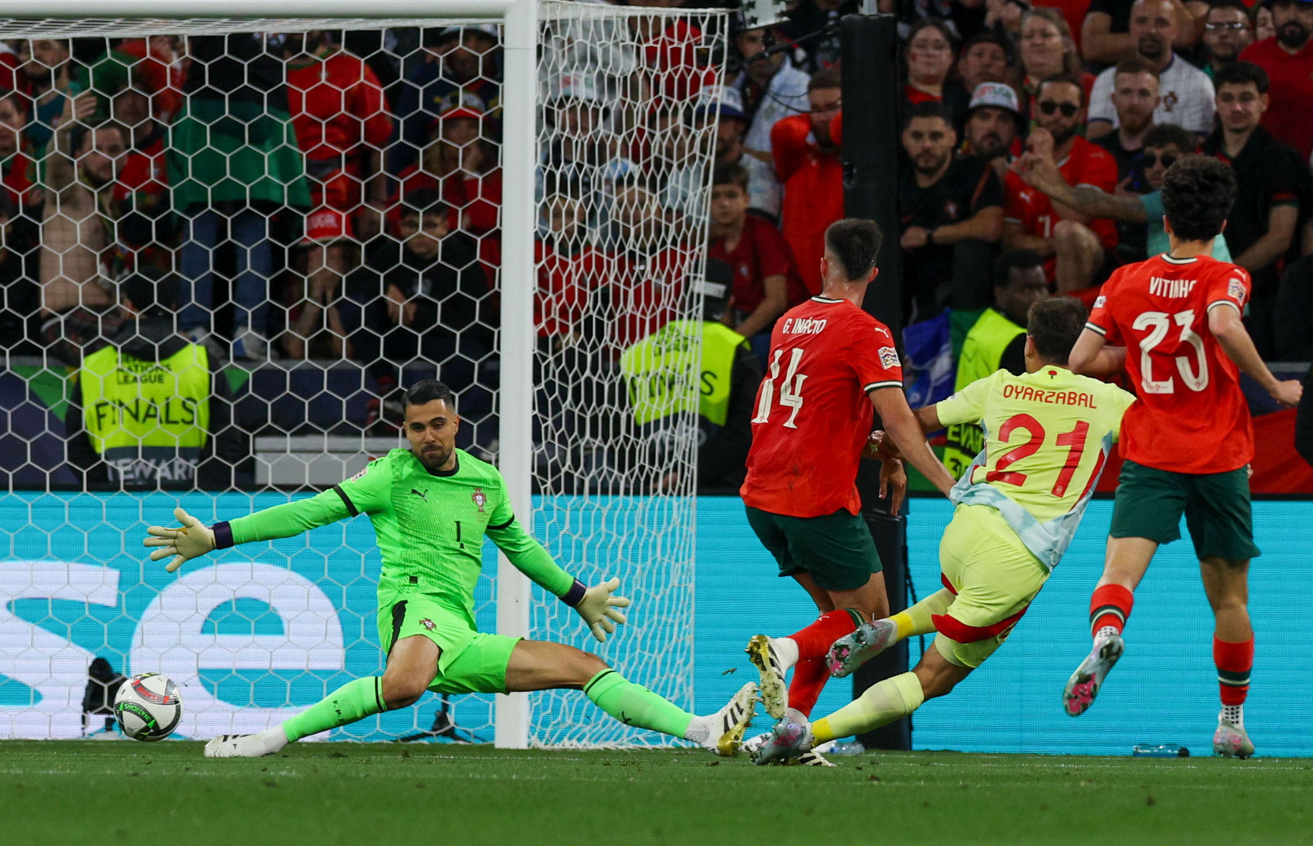 葡萄牙全胜，成功晋级欧锦赛淘汰赛的简单介绍