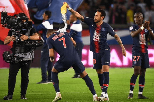 亚眠主帅调整球队战术，备战接下来比赛