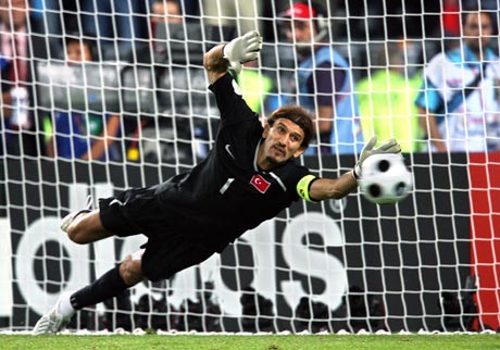 土耳其队希望渺茫，欧预赛艰难闯关