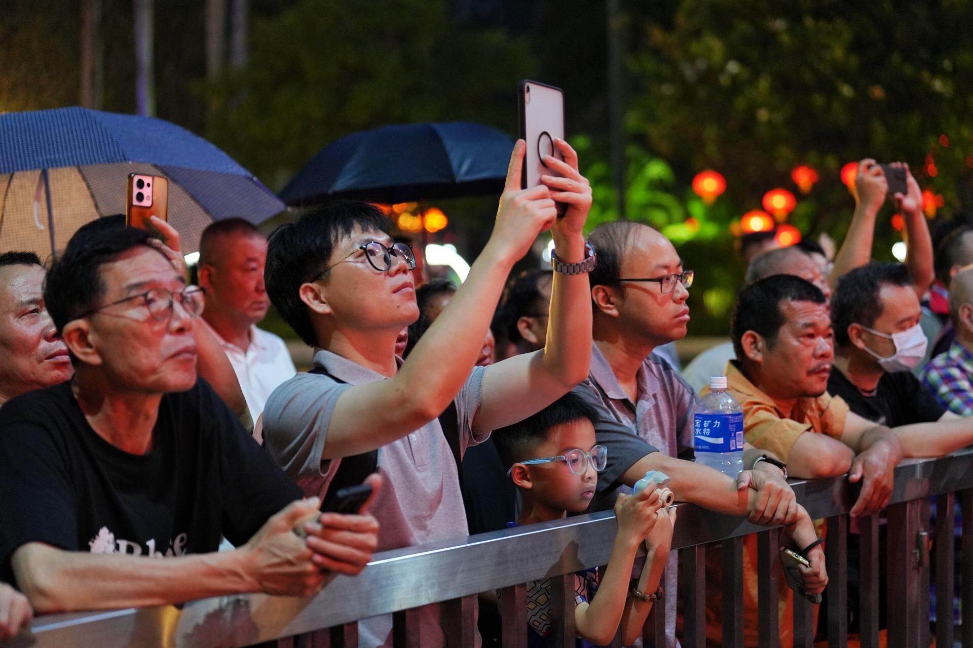 精彩比赛引发热议，掀起观众热情