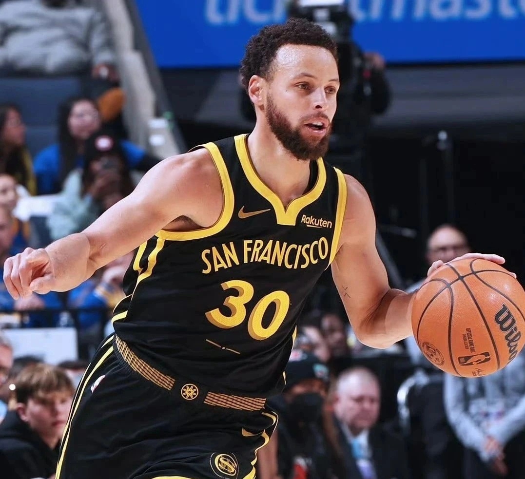 勇士战胜开拓者，占据系列赛领先