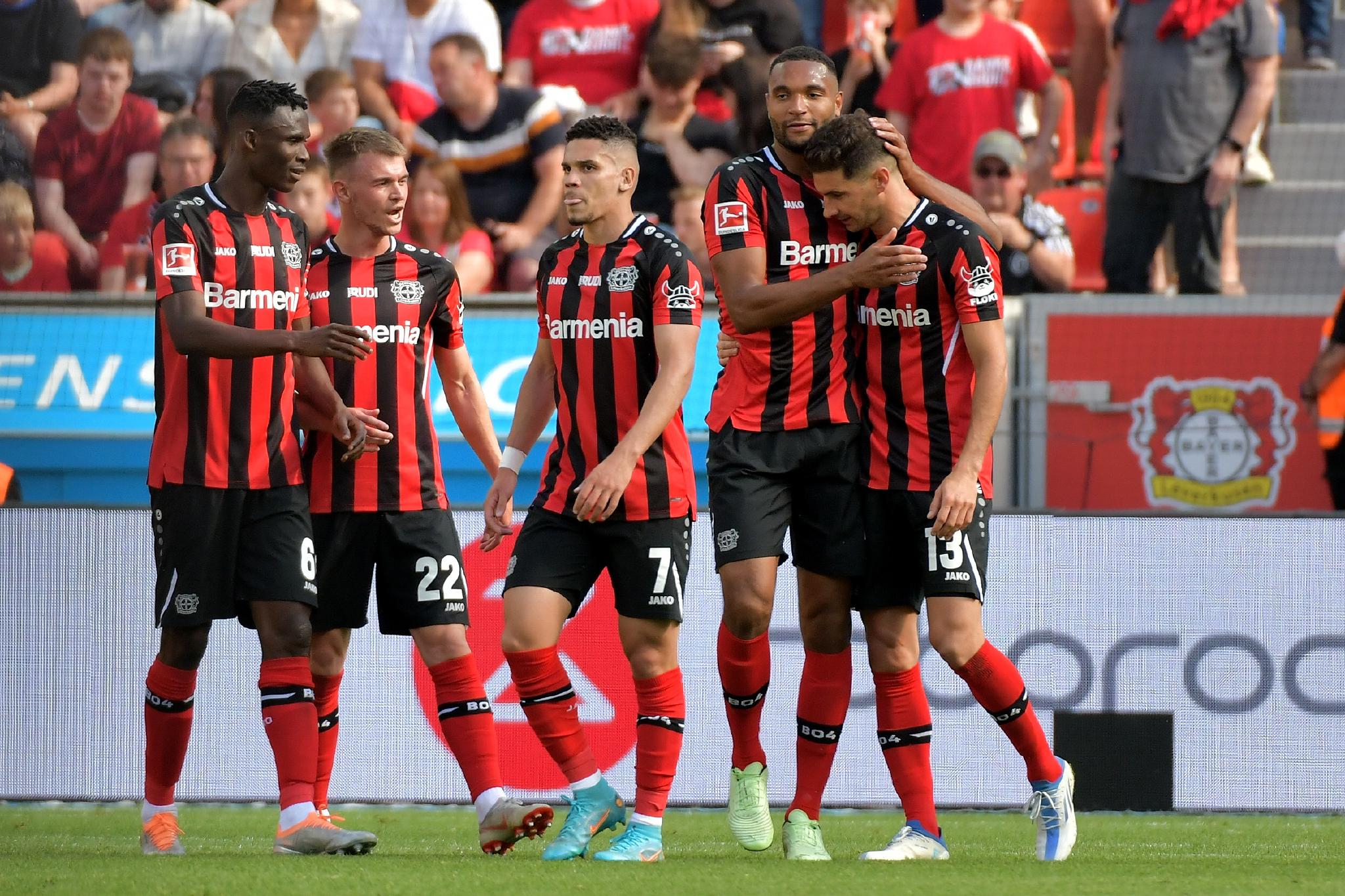 沃尔夫斯堡客场大胜,保持不败纪录继续领跑德甲排名 沃尔夫斯堡客场大胜,保持不败纪录继续领跑德甲排名