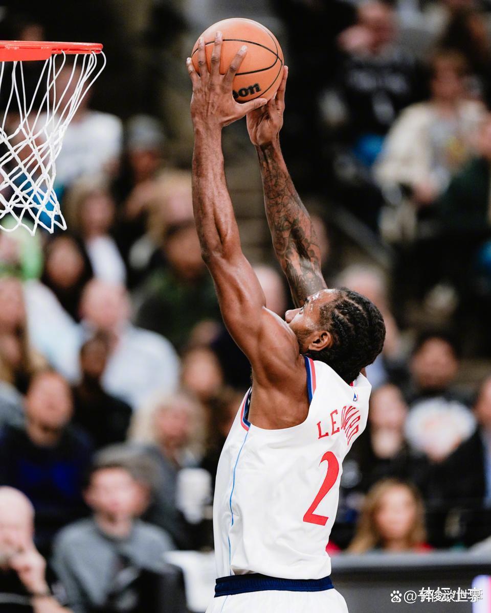 快船大胜马刺，莱昂纳德三节砍下32分