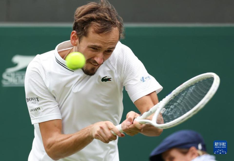 拉沃尔杯完胜温网，梅德韦杰夫刷新纪录的简单介绍